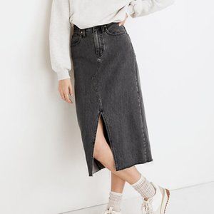 NWT Madewell Grey distressed hem V-front denim skirt